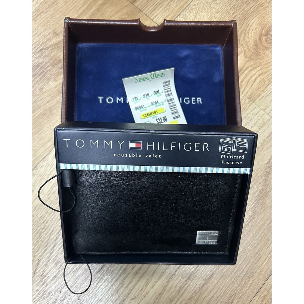 Tommy Hilfiger Deluxe Leather Bifold Wallet Billfold Coin Watch Keys Tray